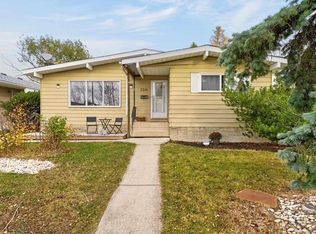 7216 44th Ave NW, Edmonton, AB T6K 0V3