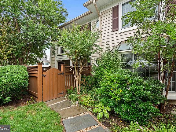 2nd image of 6909 Sandra Marie Cir #A