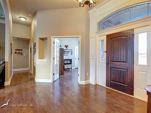 4th image of 4401 Vista Del Sol