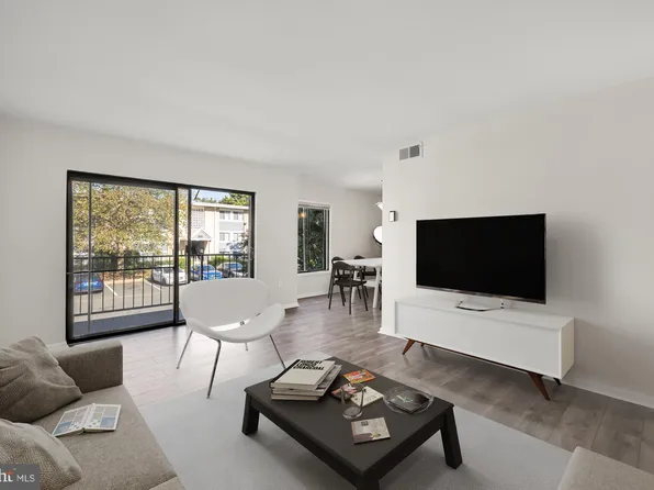 6986 Hanover Pkwy APT 201, Greenbelt, MD 20770