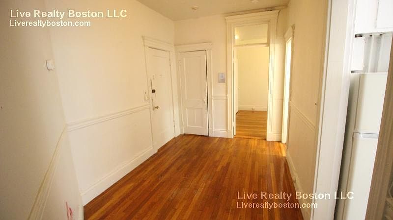 2nd image of 1351 Commonwealth Ave