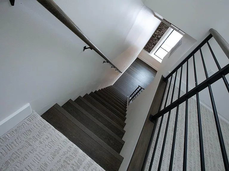 411 W Portage Ave #7 — Photo 26