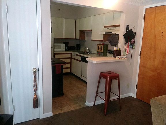 5th image of 900 19th Ave S APT 205