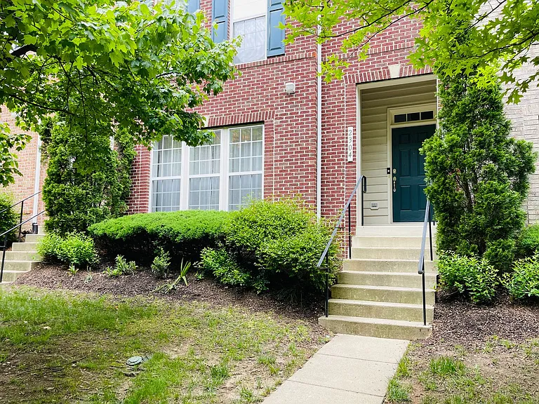 2304 Margraf Cir — Photo 3