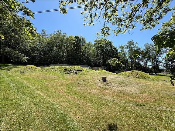 3rd image of 250 Hazel Kirk Rd
