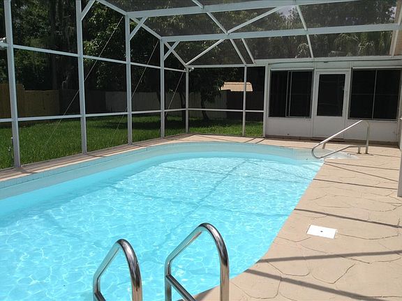 2nd image of 428 Kentucky Woods Ln W