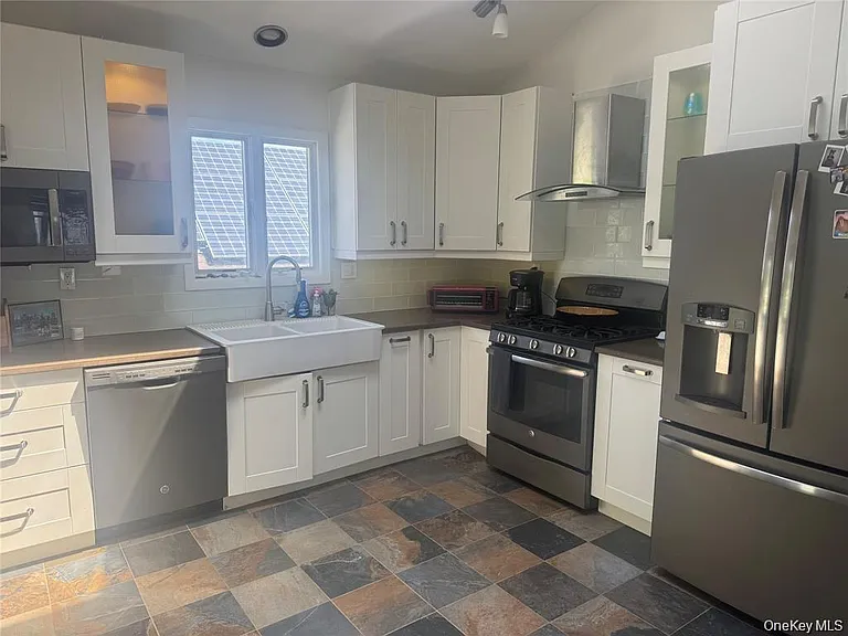 458 W Chester St #UPPER — Photo 7