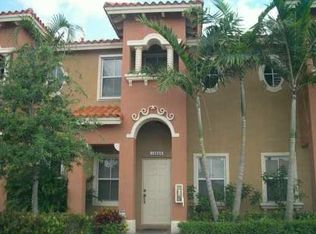10695 SW 6th St, Pembroke Pines, FL 33025