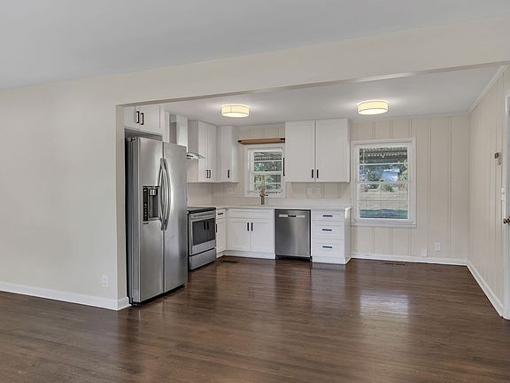 4th image of 2626 Woodberry Dr