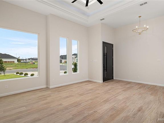 3rd image of 1610 Peter Dr