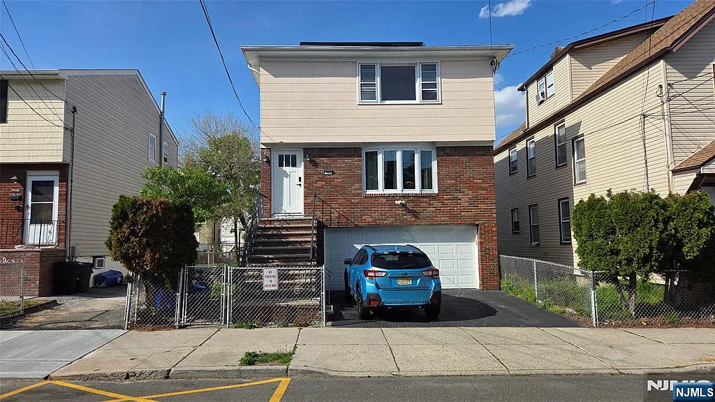 2 bed, 1.0 bath, $2,350 — Photo 1