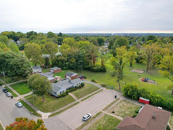 2nd image of 501 Park Dr