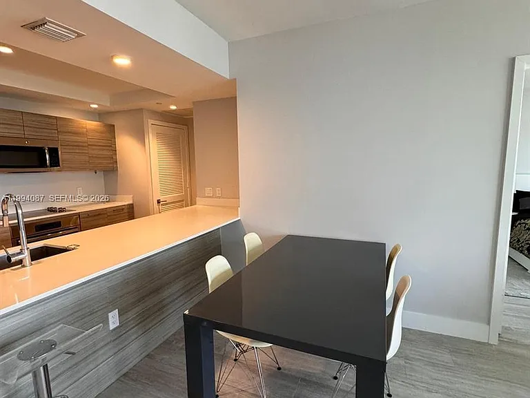 121 NE 34th St #807 — Photo 6