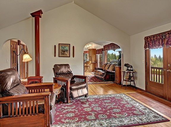 4th image of 32 138th St NW