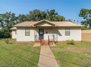 402 S Spruce St, Paris, AR 72855