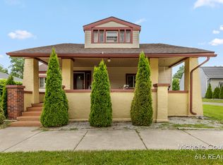 626 Academy St, Portland, MI 48875