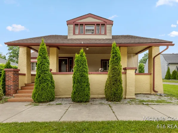626 Academy St, Portland, MI 48875
