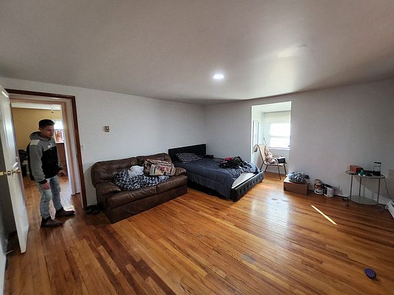 2nd image of 17 Burton Ave