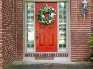 3038 Richmond Dr, Rochester Hills, MI 48309