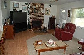 2nd image of 1525 Cypress Ave
