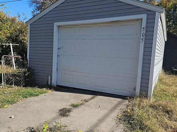 3rd image of 505 W 17th St