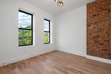 Rented by Rennit Inc.