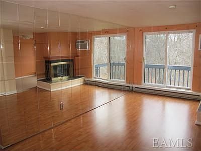 3rd image of 311 Drew Ln