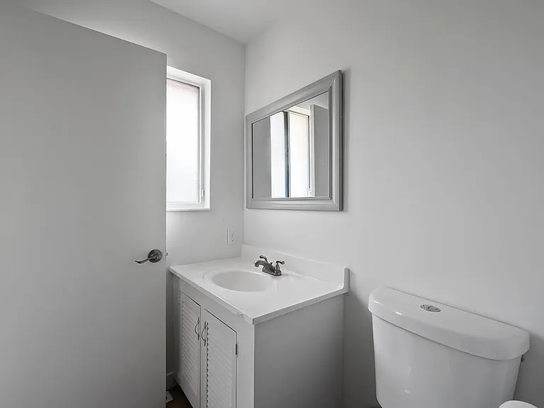 11044 S Temple Dr — Photo 24
