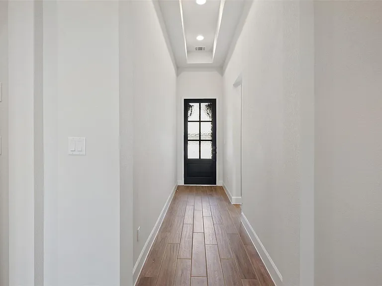 127 Plumbago Loop — Photo 4