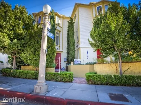 2640 N Beachwood Dr, Los Angeles, CA 90068