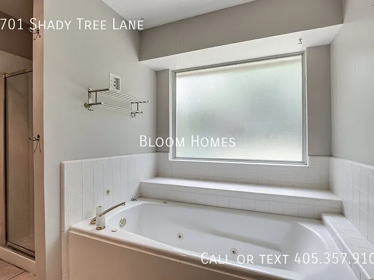2701 Shady Tree Ln — Photo 30