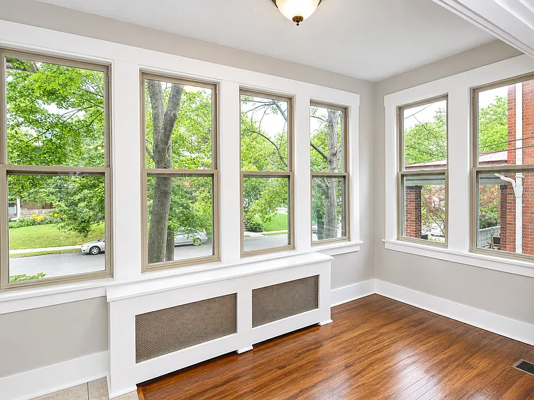 6606-6608 Dalzell Pl — Photo 5