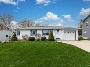 30 Errington Ter, Orchard Park, NY 14127