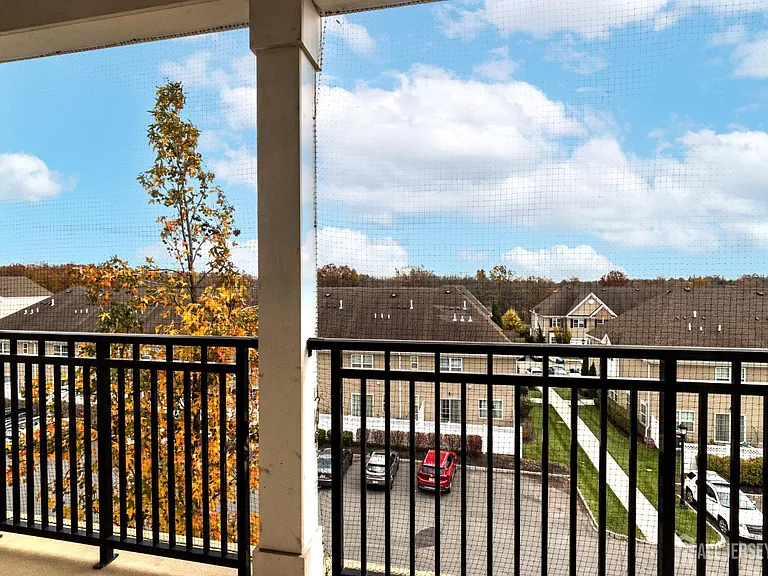 541 E Celebration Way — Photo 15