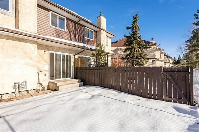 3 Bed 1.5 Bath Townhouse South Edmonton For Rent — Photo 3
