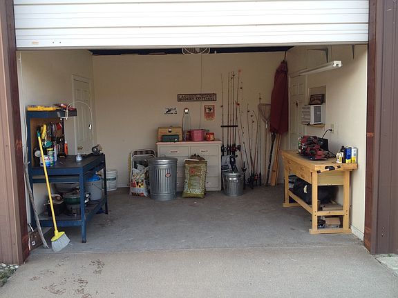 Guest house garage