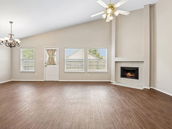 5th image of 505 Cassia Way