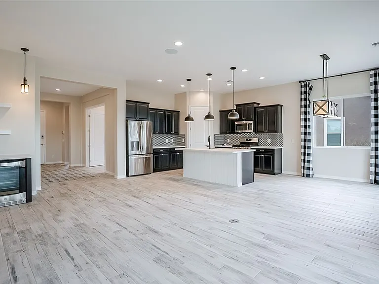 6881 Claret Dr — Photo 6