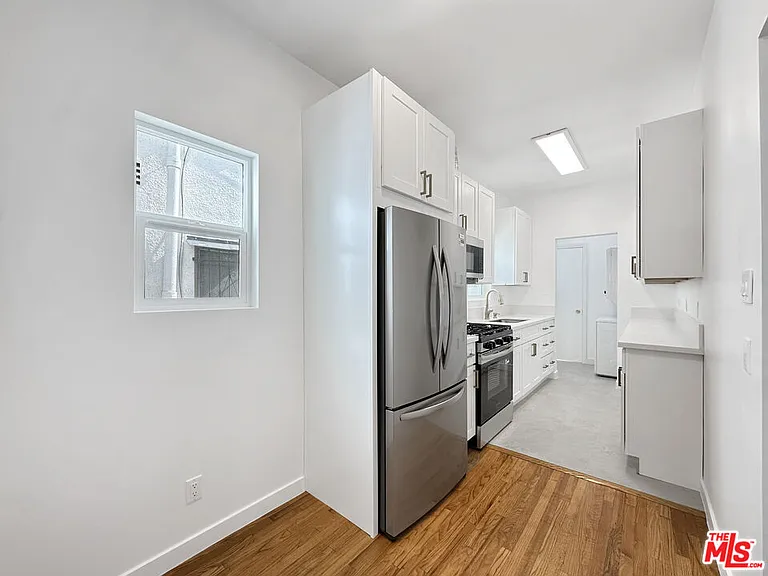 5932 Willoughby Ave #5932 — Photo 7