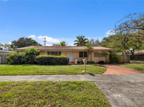 1110 NE 205th Ter, Miami, FL 33179