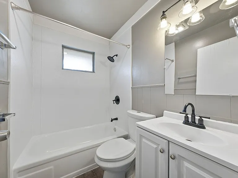 237 Grampian Rd — Photo 16