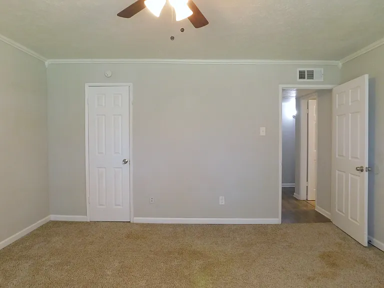 5529 Gates Dr — Photo 16