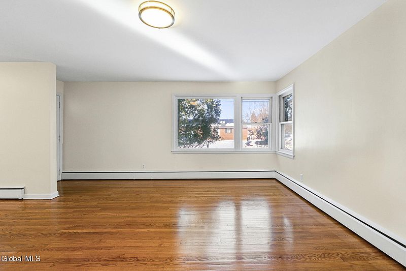 4th image of 31 Magee Drive