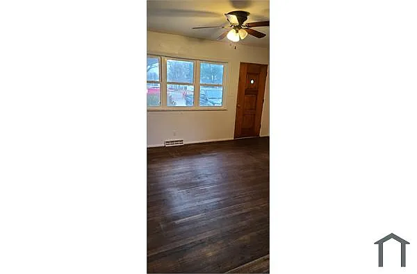 Building Photo - 111 W Jennings Ave #107
