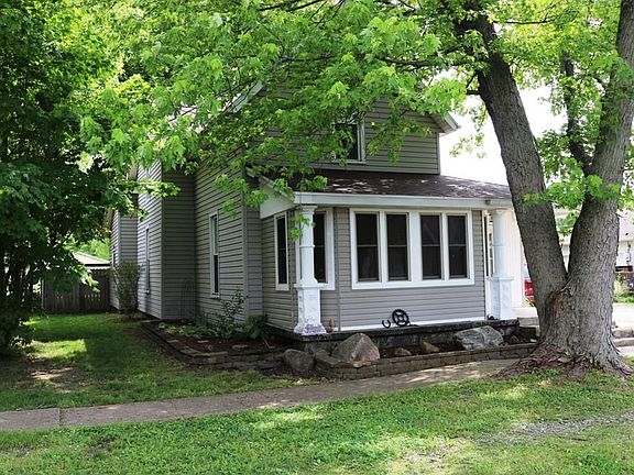 3rd image of 104 E Harrison St