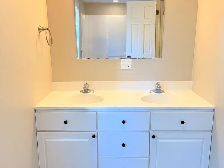 Pet-friendly Apartments for Rent in Hartford, VT! — Photo 25