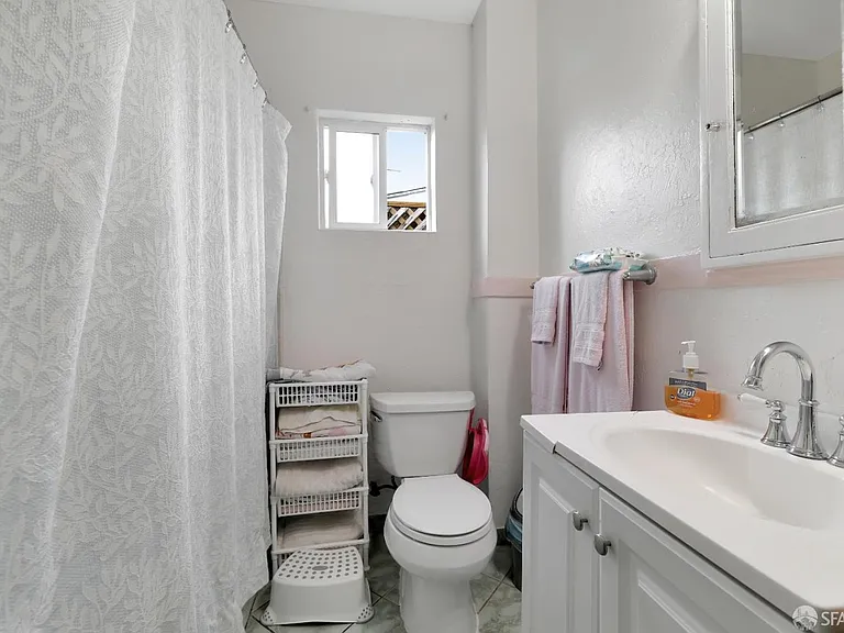 609 S Delaware St — Photo 20