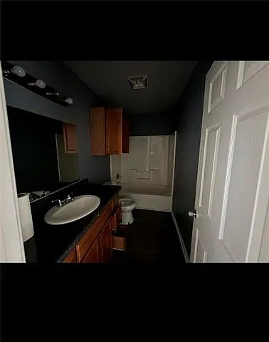 2 bed, 1.0 bath, 1000 sqft, $1,200 — Photo 3
