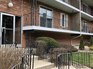 11316 Moraine Dr APT B, Palos Hills, IL 60465