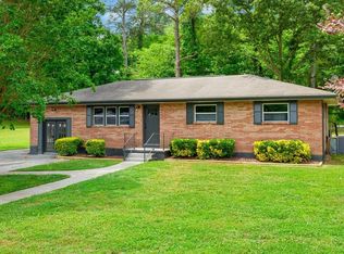 1013 Greenhill Dr, Rossville, GA 30741